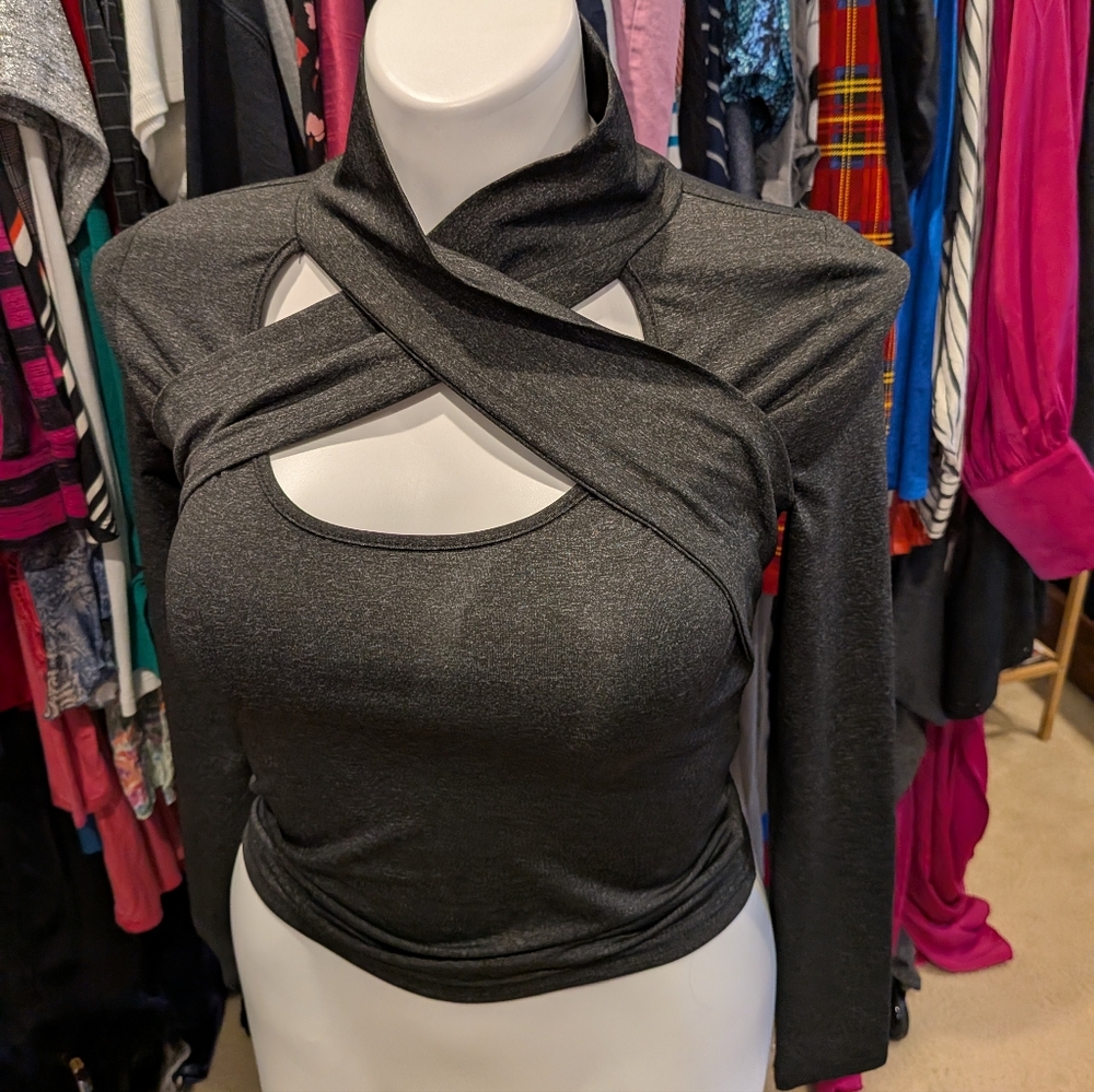 Charcoal Cutout Long Sleeve Crop Top - L